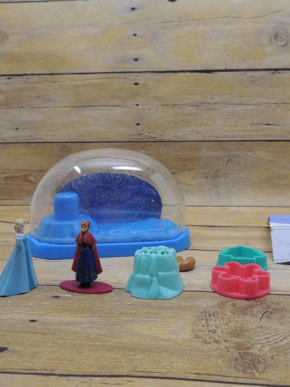 Frozen Snow Globe Play Doh Set
